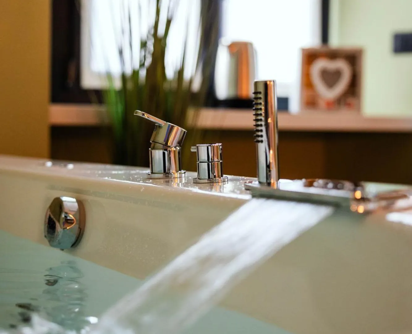 Apartamento Marylin'S Suite&Spa Con Parcheggio Privato Como