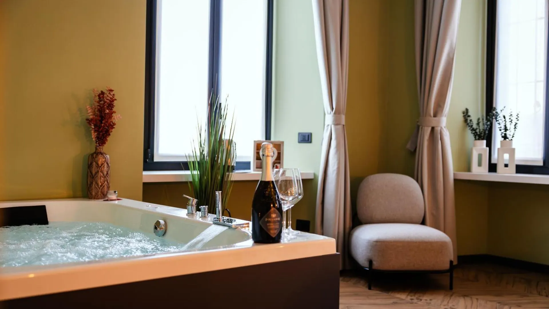 Marylin'S Suite&Spa Con Parcheggio Privato Como