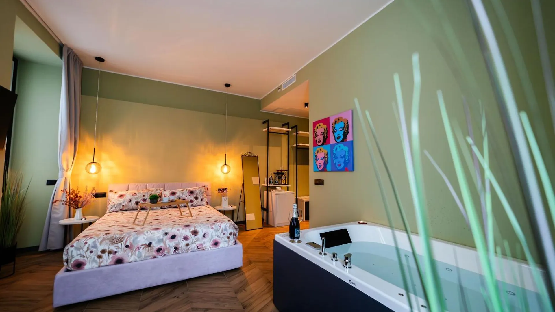 Apartamento Marylin'S Suite&Spa Con Parcheggio Privato Como